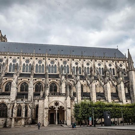 L'Hotel De Panette, Charpente Historique - Cathedrale Bourges Esterno foto