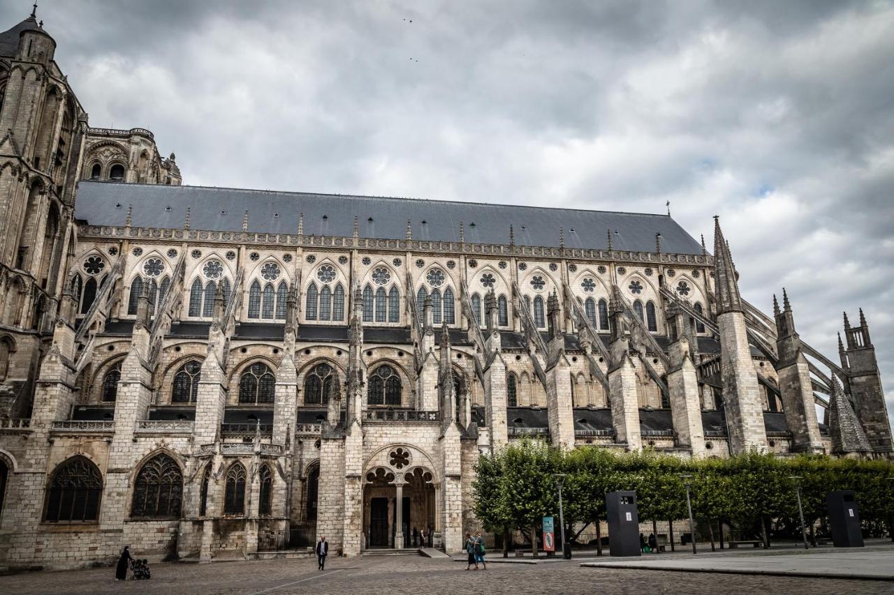 L'Hotel De Panette, Charpente Historique - Cathedrale Bourges Esterno foto