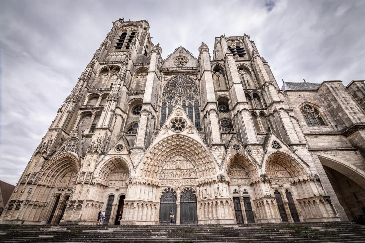 L'Hotel De Panette, Charpente Historique - Cathedrale Bourges Esterno foto